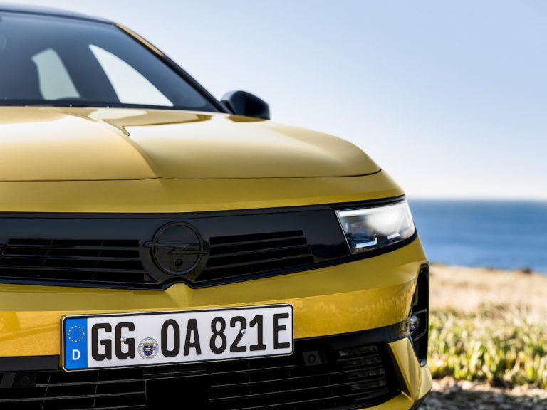 Opel Astra 2022: immagini ufficiali