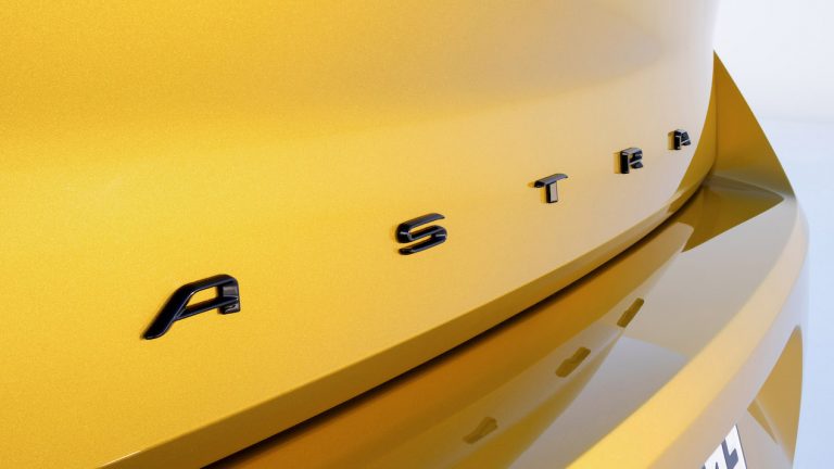 Opel Astra 2022: immagini ufficiali