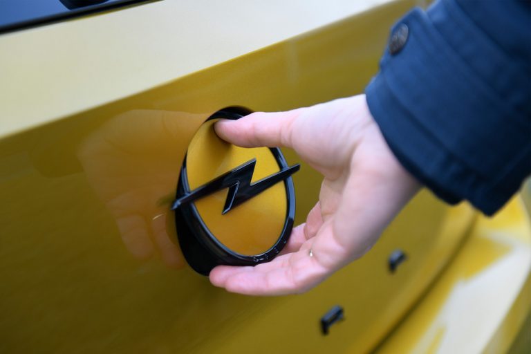 Opel Astra 2022: immagini ufficiali
