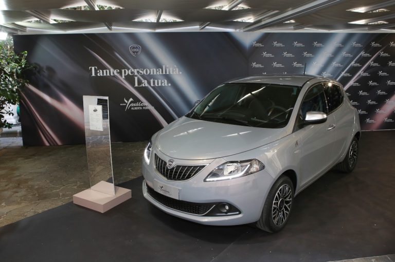 Lancia Ypsilon Alberta Ferretti 2022: immagini ufficiali