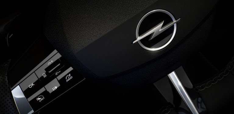 Opel Astra 2022: immagini ufficiali