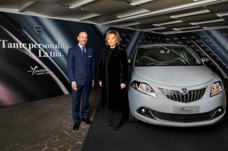Lancia Ypsilon Alberta Ferretti 2022: immagini ufficiali