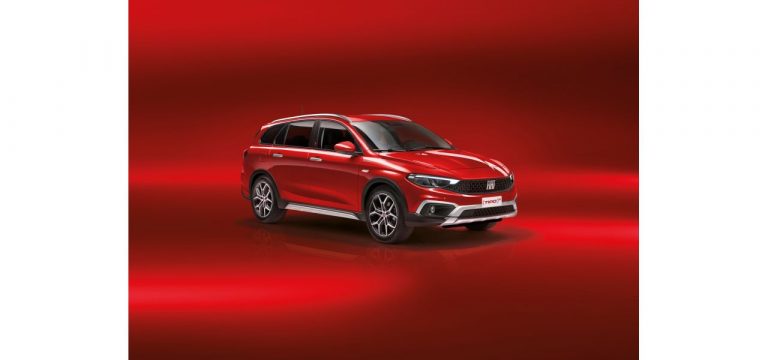 Fiat 500X e Tipo Hybrid: immagini ufficiali