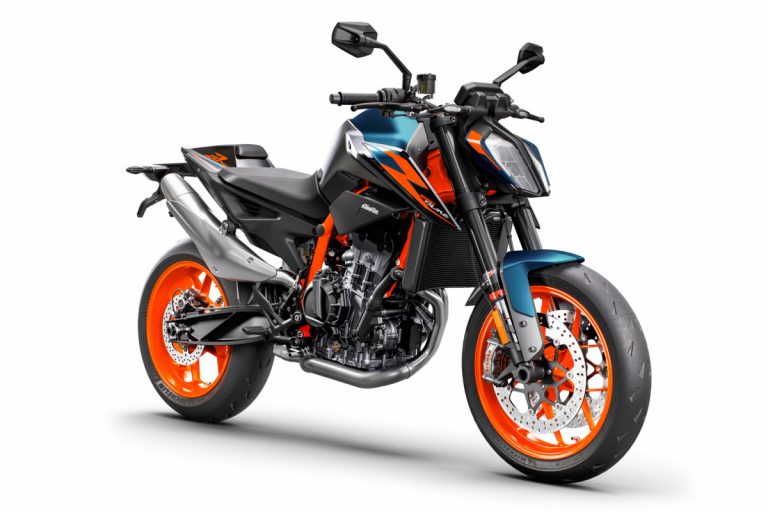 KTM 890 DUKE R 2022: le foto