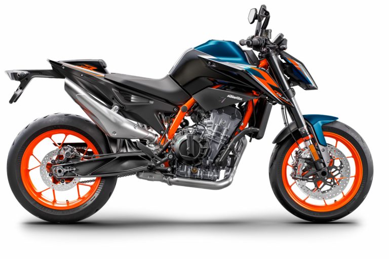 KTM 890 DUKE R 2022: le foto