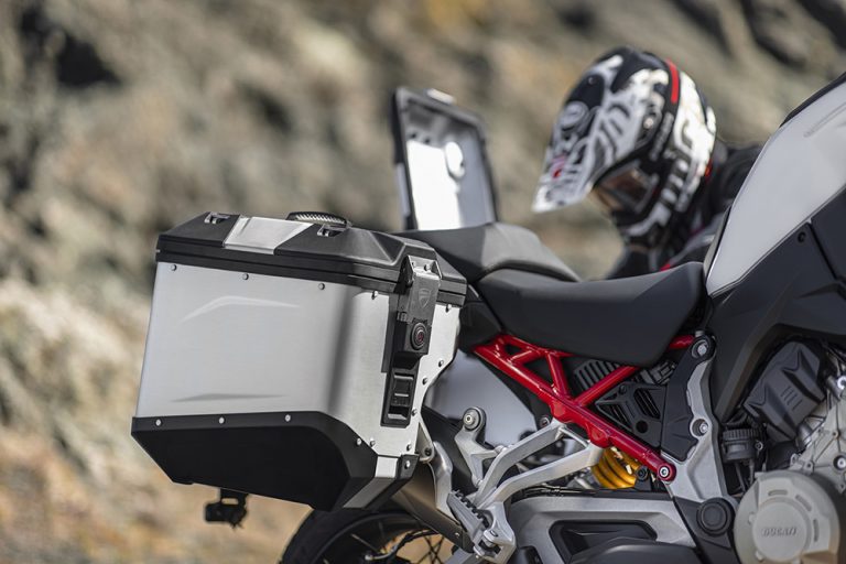 Ducati Multistrada V4 2022: le foto