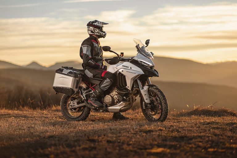 Ducati Multistrada V4 2022: le foto