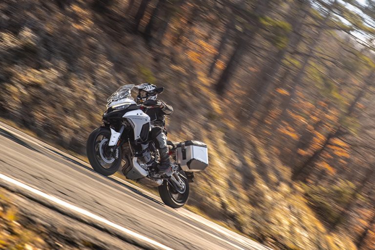 Ducati Multistrada V4 2022: le foto