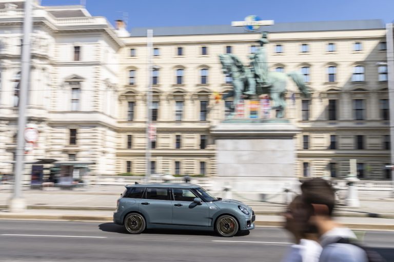 MINI Clubman Untold: immagini ufficiali