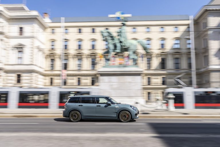 MINI Clubman Untold: immagini ufficiali