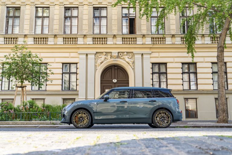 MINI Clubman Untold: immagini ufficiali