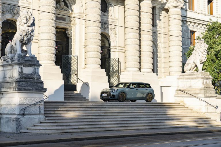 MINI Clubman Untold: immagini ufficiali