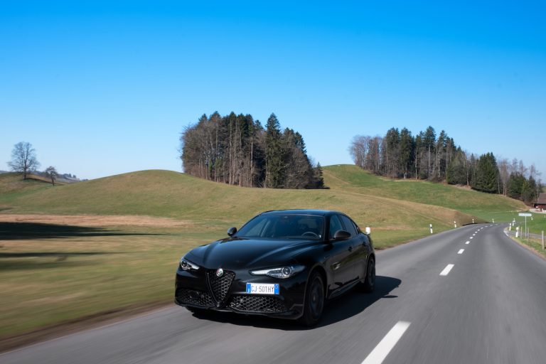 Alfa Romeo Giulia e Stelvio serie speciale ESTREMA