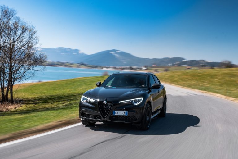 Alfa Romeo Giulia e Stelvio serie speciale ESTREMA