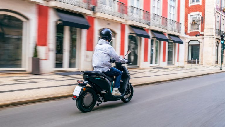 Yamaha NEO's: le immagini