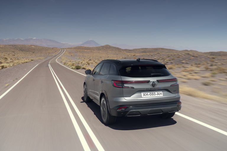 Renault Austral: la sostituta della Kadjar arriva in autunno