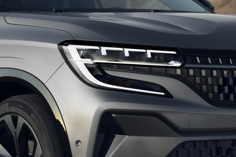 Renault Austral: la sostituta della Kadjar arriva in autunno