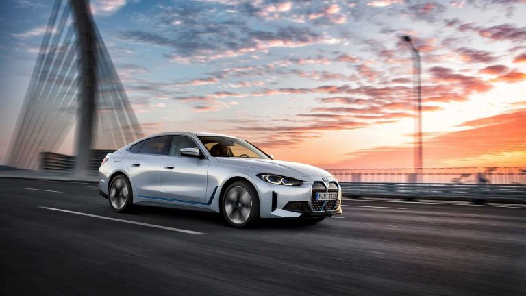 BMW i4: immagini ufficiali