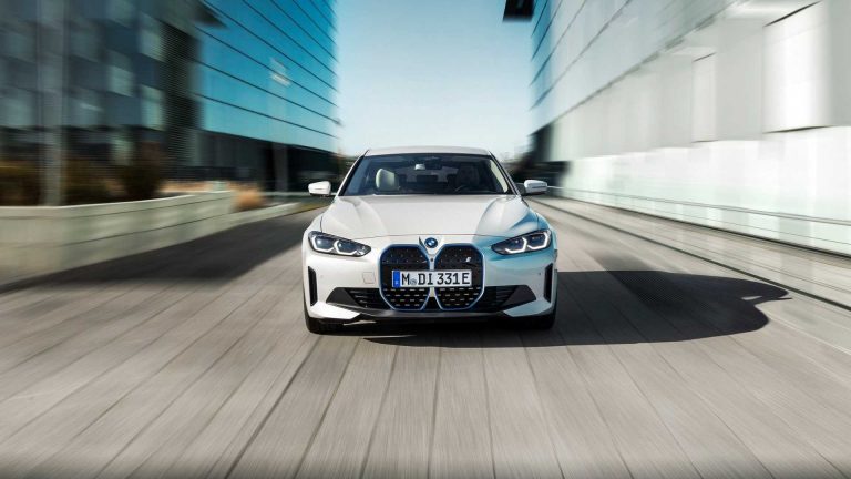 BMW i4: immagini ufficiali