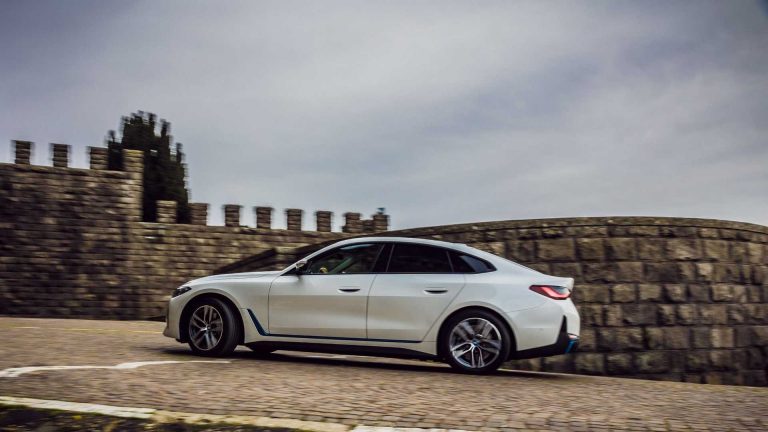 BMW i4: immagini ufficiali