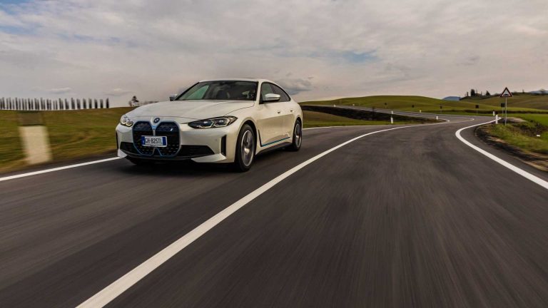 BMW i4: immagini ufficiali