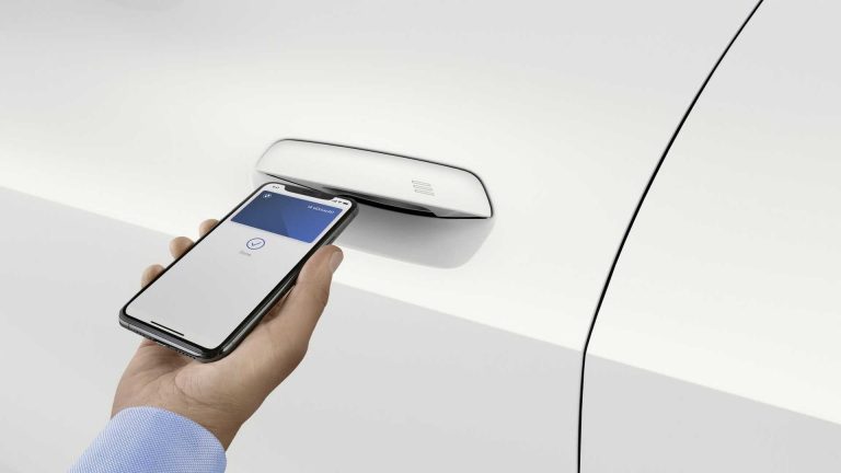 BMW i4: immagini ufficiali