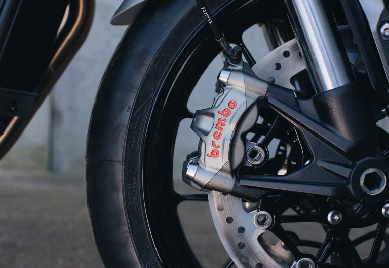 Triumph e Breitling, dalla partnership nasce una serie limitata
