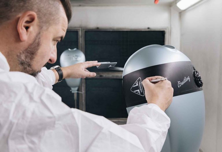 Triumph e Breitling, dalla partnership nasce una serie limitata