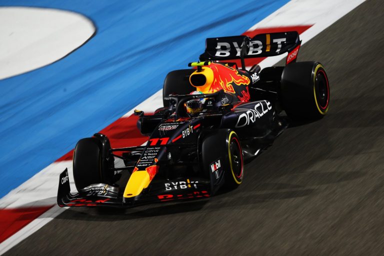 F1 GP del Bahrain 2022: pole position di Leclerc su Ferrari
