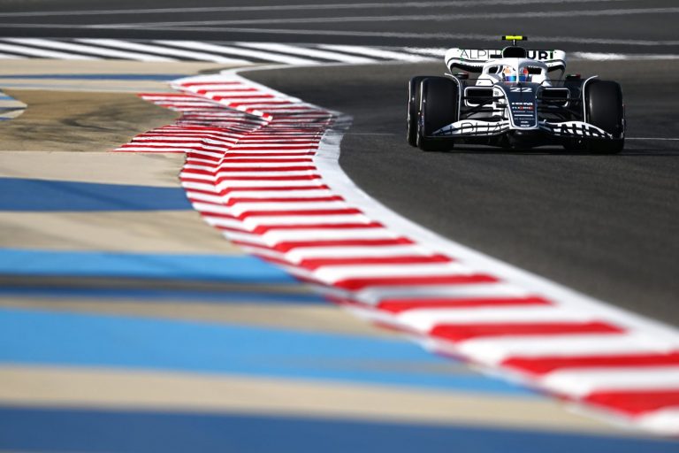 F1 GP del Bahrain 2022: pole position di Leclerc su Ferrari