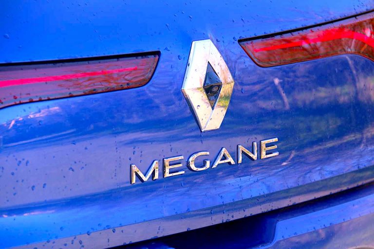 Renault Mégane E-Tech ibrida plug-in: la prova di redazione