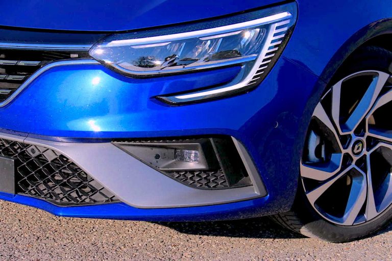 Renault Mégane E-Tech ibrida plug-in: la prova di redazione