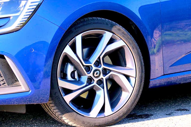 Renault Mégane E-Tech ibrida plug-in: la prova di redazione
