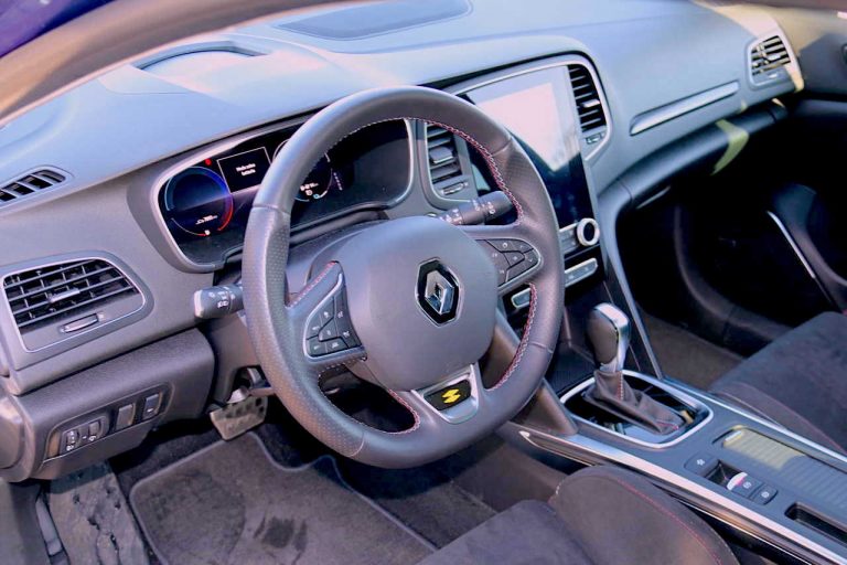 Renault Mégane E-Tech ibrida plug-in: la prova di redazione