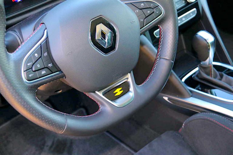 Renault Mégane E-Tech ibrida plug-in: la prova di redazione