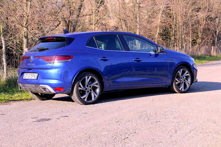 Renault Mégane E-Tech ibrida plug-in: la prova di redazione
