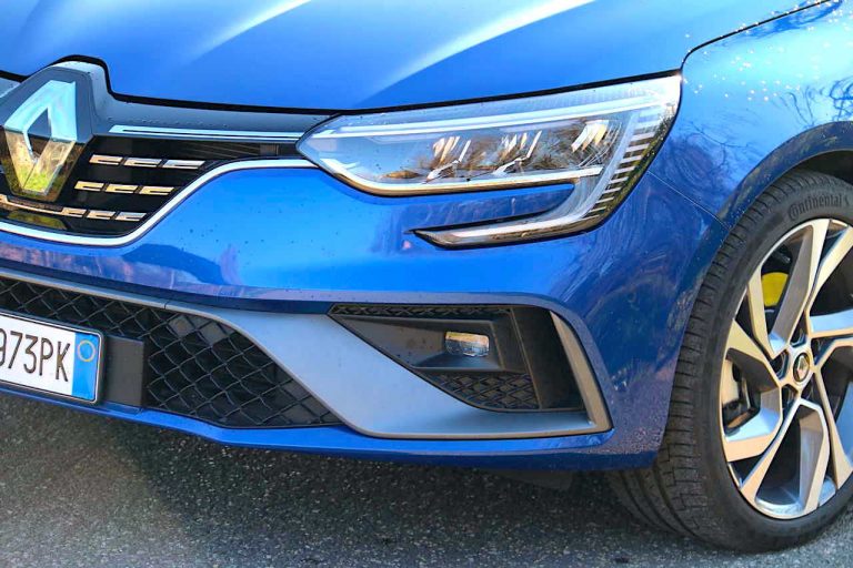 Renault Mégane E-Tech ibrida plug-in: la prova di redazione