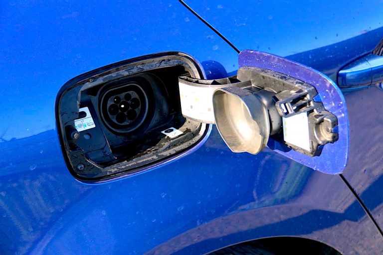 Renault Mégane E-Tech ibrida plug-in: la prova di redazione