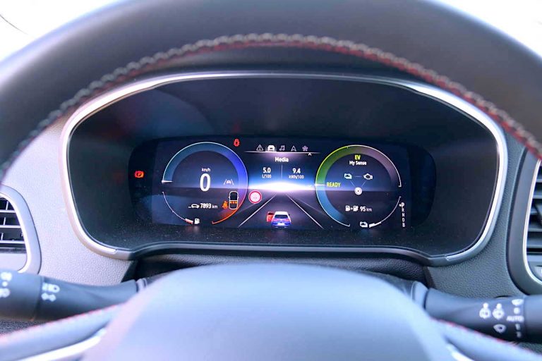 Renault Mégane E-Tech ibrida plug-in: la prova di redazione
