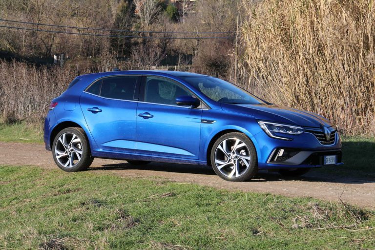 Renault Mégane E-Tech ibrida plug-in: la prova di redazione