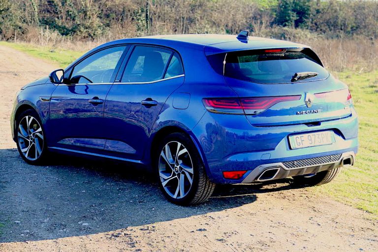 Renault Mégane E-Tech ibrida plug-in: la prova di redazione