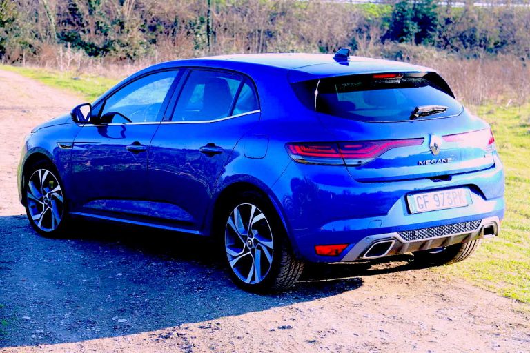 Renault Mégane E-Tech ibrida plug-in: la prova di redazione