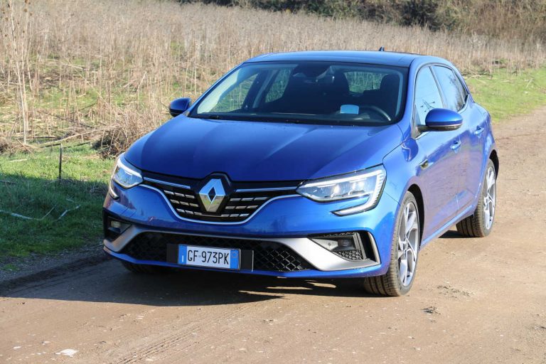 Renault Mégane E-Tech ibrida plug-in: la prova di redazione