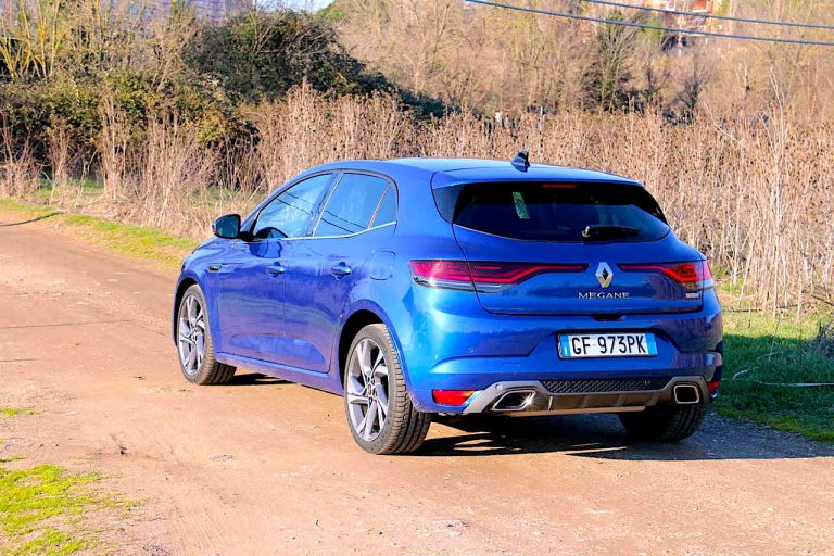 Renault Mégane E-Tech ibrida plug-in: la prova di redazione