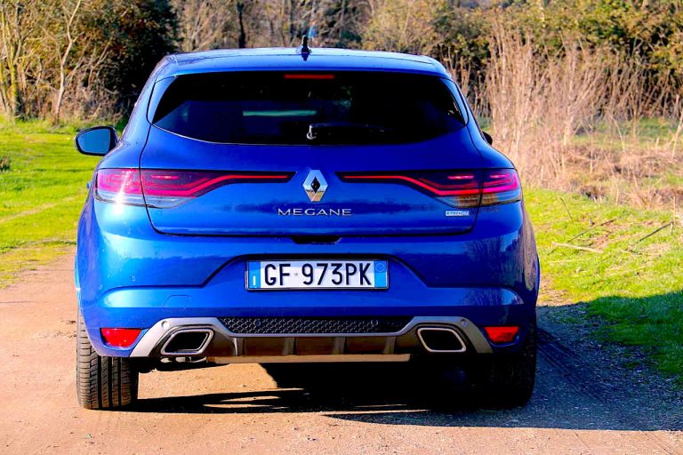 Renault Mégane E-Tech ibrida plug-in: la prova di redazione