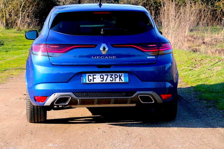 Renault Mégane E-Tech ibrida plug-in: la prova di redazione