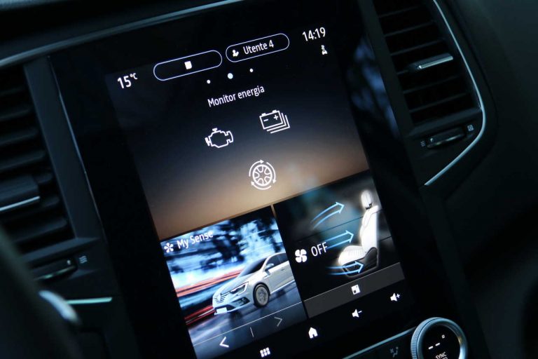 Renault Mégane E-Tech ibrida plug-in: la prova di redazione