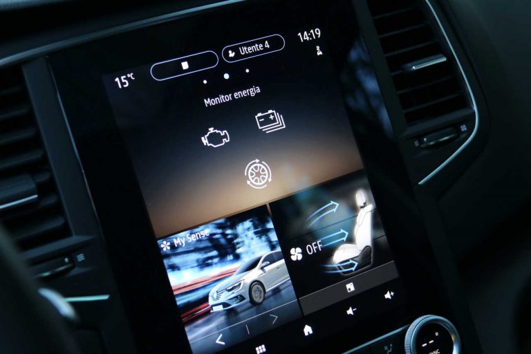 Renault Mégane E-Tech ibrida plug-in: la prova di redazione