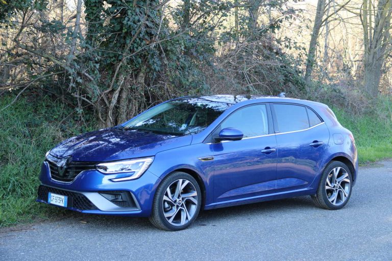 Renault Mégane E-Tech ibrida plug-in: la prova di redazione