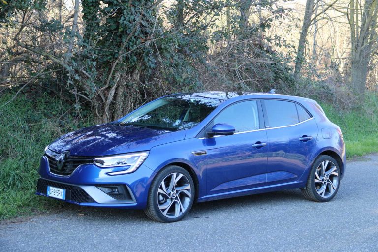 Renault Mégane E-Tech ibrida plug-in: la prova di redazione